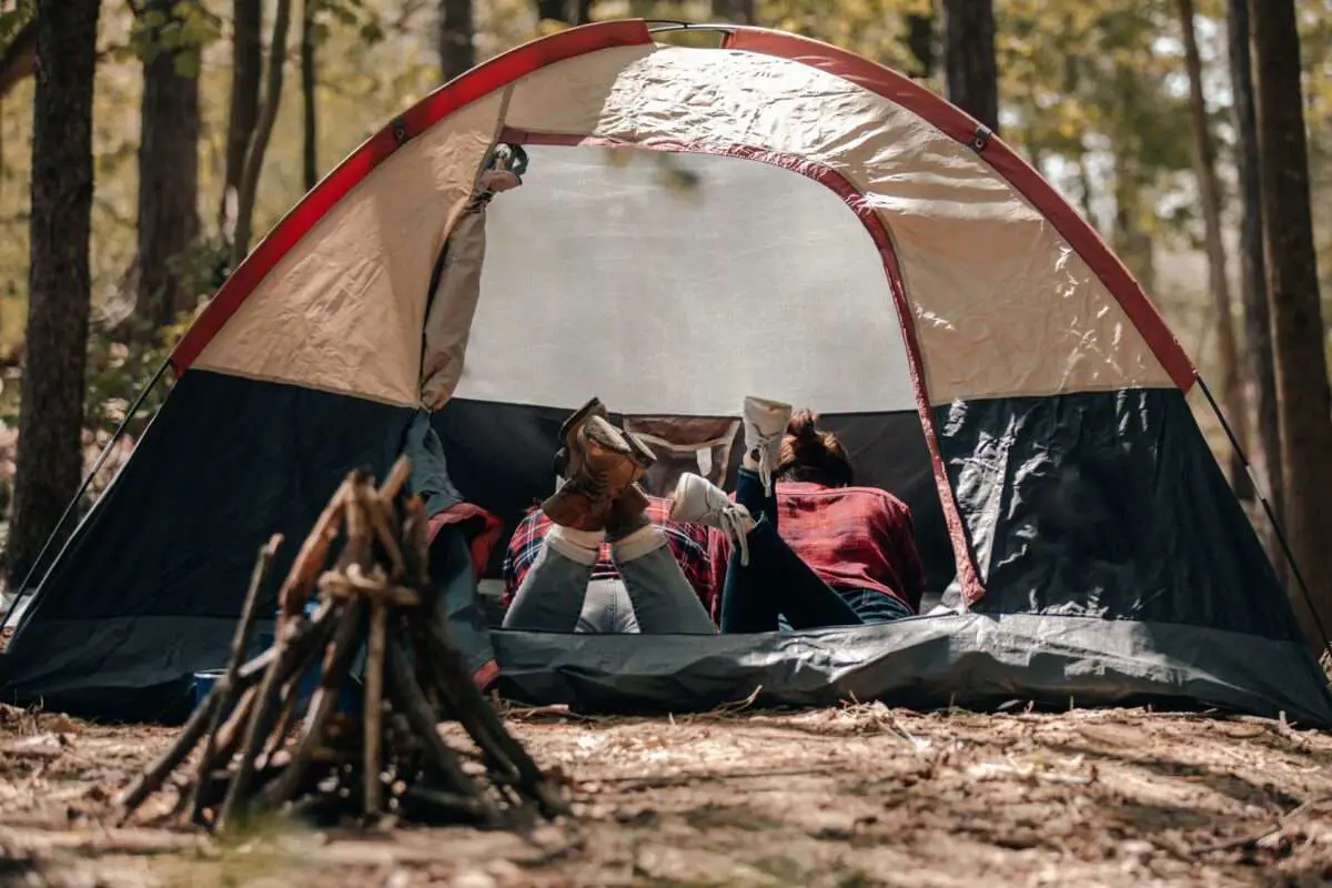 Pros & Cons: Balancing the Benefits and Challenges of Tentless Camping